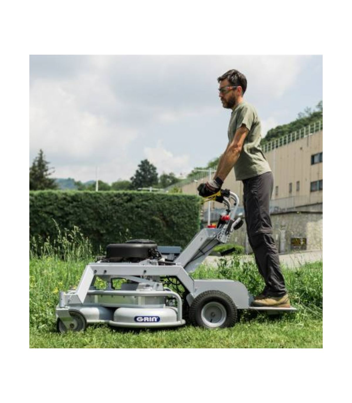 Professioneller 120-cm-Rasenmäher, Mulchfunktion, 7000 m²/h, Nullwendekreis - GRIN XM120A